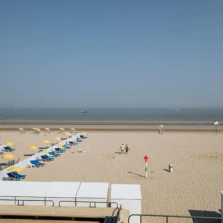 Pet-friendly Sea Escape Apartamento De Haan